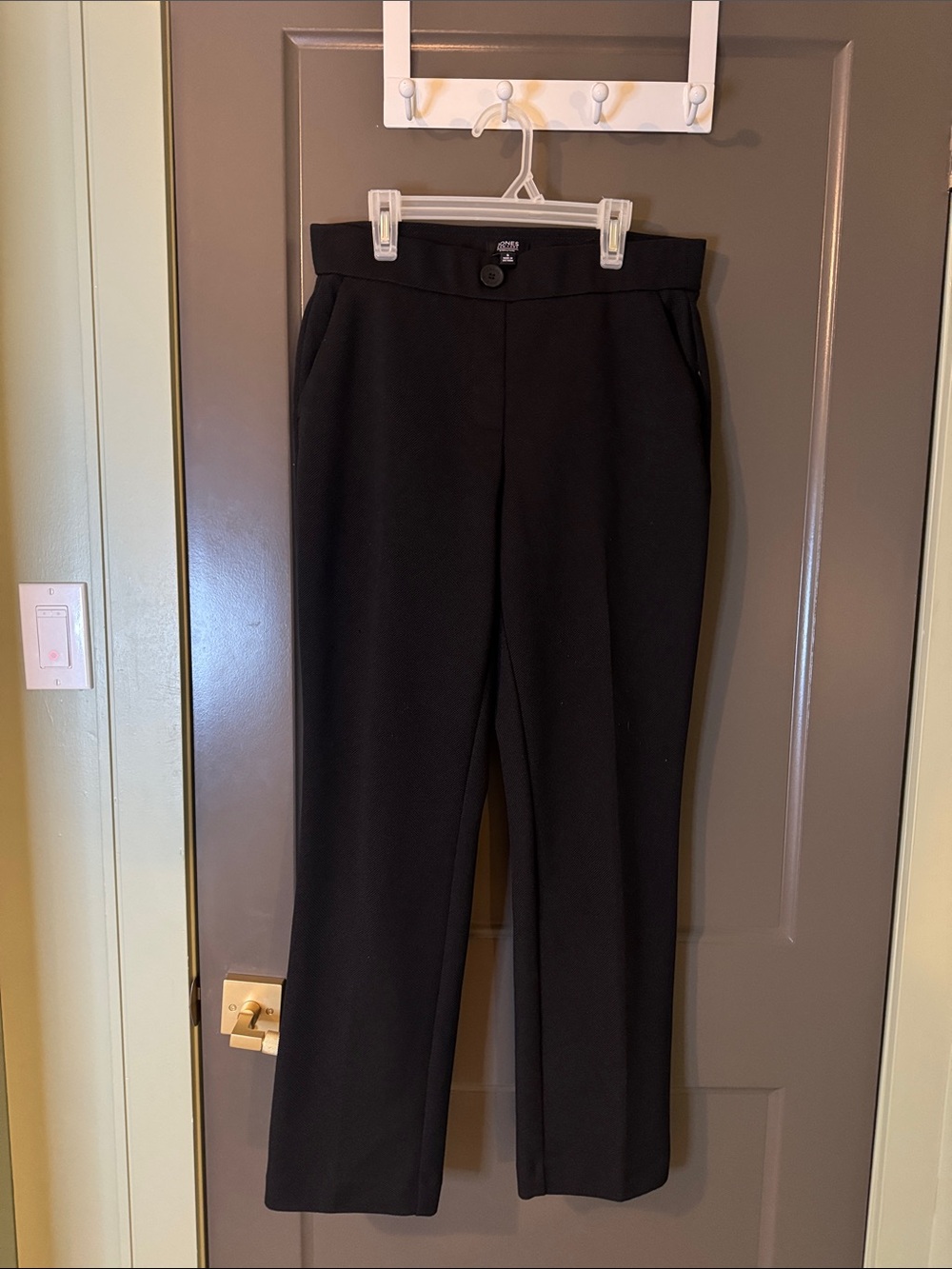 Jones New York Black Straight-Leg Dress Trousers, Woman’s Small, medium stretch